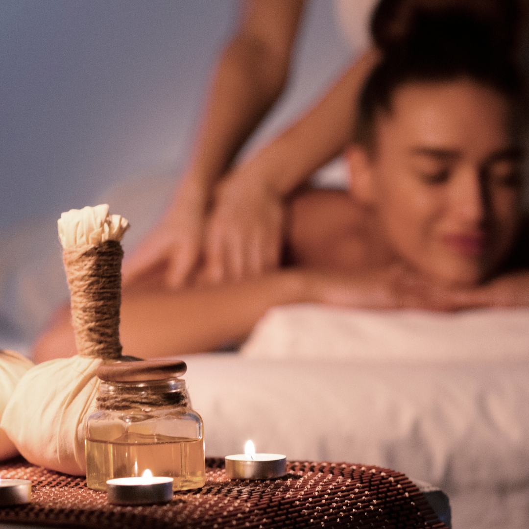 Vmoksha | AyuAromatherapy Massage